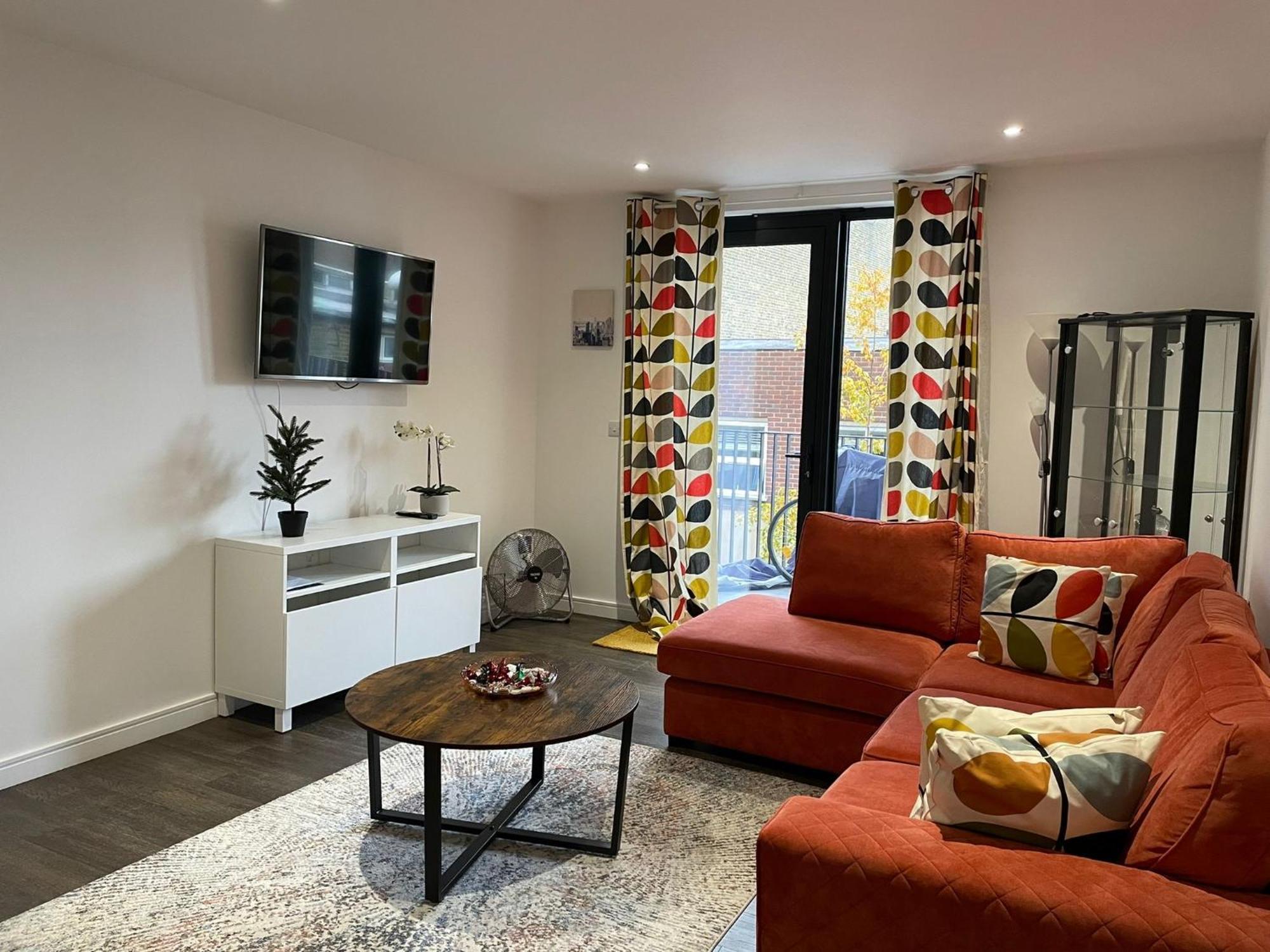 Modern En-Suite Room And Self Catering In Лондон Экстерьер фото